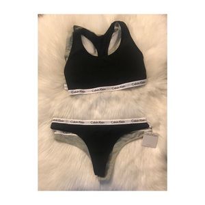 Calvin Klein - sports Bra & thong - set - NEW